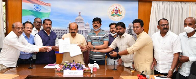 Karnataka CM assures 3 acres land for North Karnataka people settled in Bengaluru