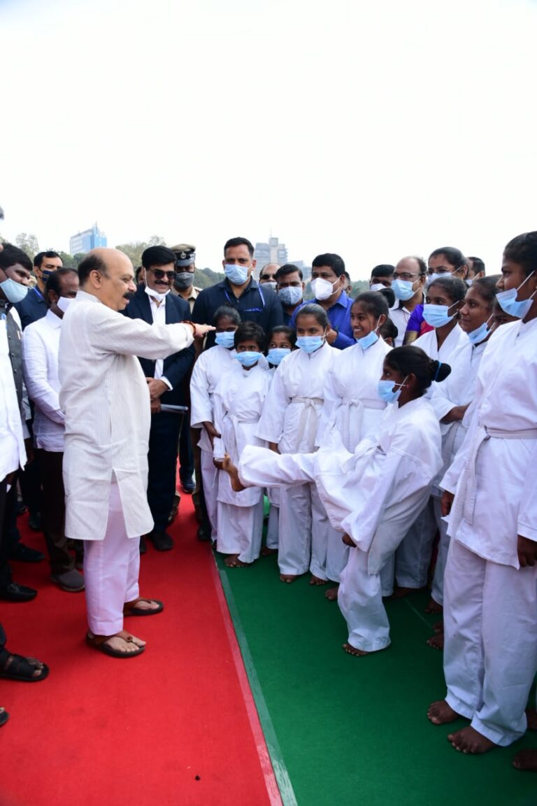 Use Police Schools to provide self defence training for women