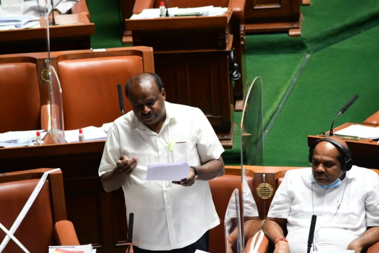 Contractor's pocket filled with yettinahole project questions former Chief Minister HD Kumaraswamy