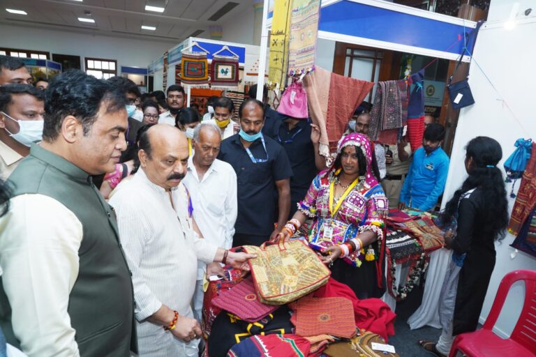 Karnataka CM inaugurates 'Asmitte' trade fair at Vidhana Soudha
