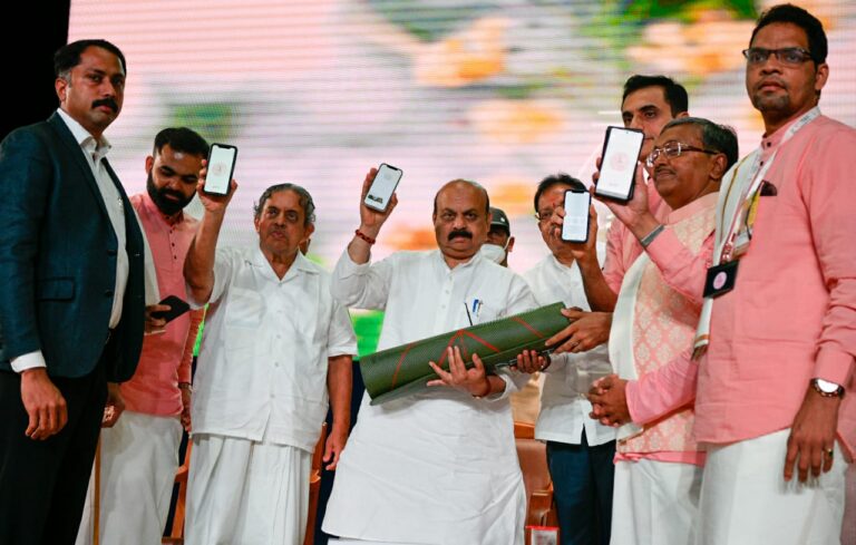 ಯೋಗದಿಂದ ಆರೋಗ್ಯಕರ ಸಮಾಜ ನಿರ್ಮಾಣ : ಮುಖ್ಯಮಂತ್ರಿ ಬಸವರಾಜ ಬೊಮ್ಮಾಯಿ 8 Build Healthy Society by Yoga: Karnataka Chief Minister Basavaraj Bommai