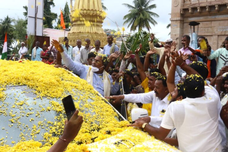 ಭ್ರಷ್ಟಾಚಾರದ ಬಗ್ಗೆ ಬಹಿರಂಗ ಚರ್ಚೆಗೆ ಬರಲಿ ಎಂದು ಬೊಮ್ಮಾಯಿಗೆ ಸಿದ್ದರಾಮಯ್ಯ ಸವಾಲು 9 Siddaramaiah challenges Bommai for open discussion on corruption... In Badami