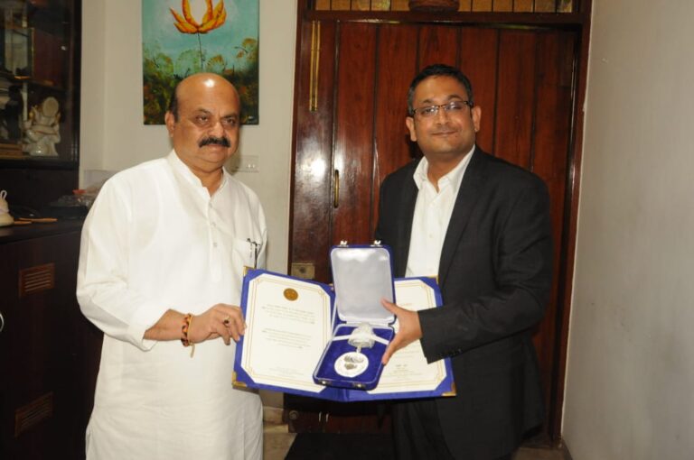 ವಾರ್ತಾ ಇಲಾಖೆ ನಿರ್ಮಾಣದ ಸಾಕ್ಷ್ಯಚಿತ್ರಕ್ಕೆ ರಜತ ಕಮಲ: ಮುಖ್ಯಮಂತ್ರಿಗಳಿಂದ ಅಭಿನಂದನೆ 8 DIPR chief Dr PS Harsha says department will produce more films on Karnataka’s art, culture and tourism Silver Lotus Award