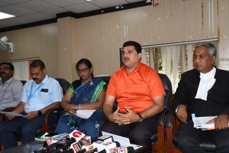 ಬಿಬಿಎಂಪಿ ಮುಖ್ಯ ಆಯುಕ್ತ  ತುಷಾರ್ ಗಿರಿ ನಾಥ್ ರನ್ನು ವರ್ಗಾವಣೆಗೊಳಿಸದಂತೆ  ಮುಖ್ಯಮಂತ್ರಿ ಬೊಮ್ಮಾಯಿಗೆ ರಾಜ್ಯ ಪಾಲಿಕೆ ನೌಕರರ ಸಂಘದಿಂದ ಪತ್ರ 3 Karantaka State Corporation Employees Union writes to Chief Minister and demands not to transfer BBMP Chief Commissioner Tushar Giri Nath