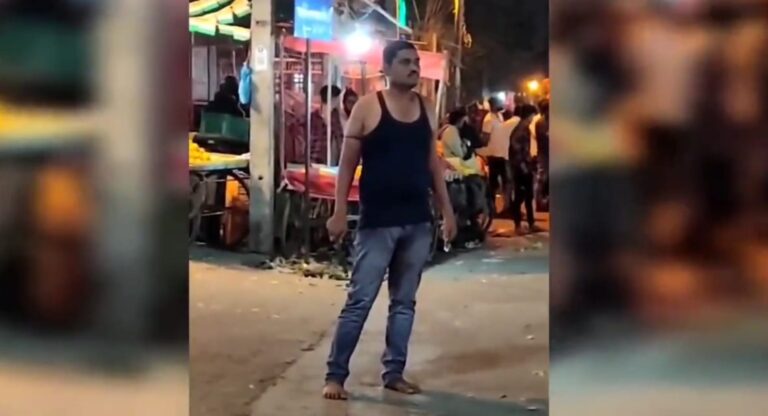 ಕಲಬುರಗಿ: ಚೂರಿ ಹಿಡಿದು ಸಾರ್ವಜನಿಕರ ಹೆದರಿಸುತ್ತಿದ್ದ ವ್ಯಕ್ತಿಯ ಕಾಲಿಗೆ ಗುಂಡು ಹಾರಿಸಿ ಬಂಧಿಸಿದ ಪೊಲೀಸರು 5 Kalburgi: person arrested by police who was terrorizing with knife..