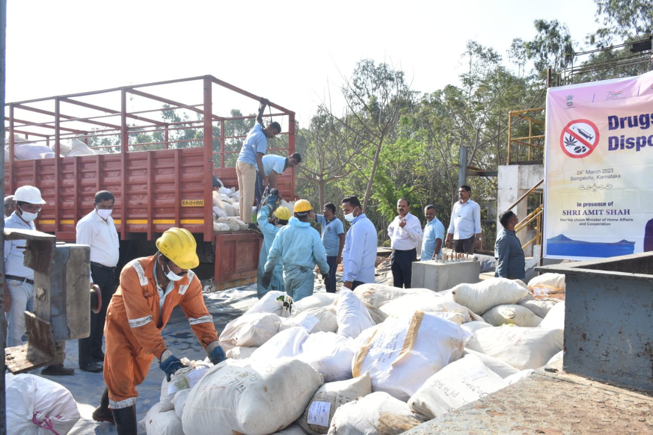 Drugs: ಬರೋಬ್ಬರಿ 90 ಕೋಟಿ ರೂ. ಮೌಲ್ಯದ ಮಾದಕ ವಸ್ತು ನಾಶ 1 Drugs worth Rs 90 crore destroyed in Bangalore