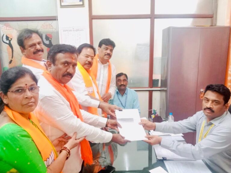 Jayanagar BJP candidate CK Ramamurthy files nomination papers1