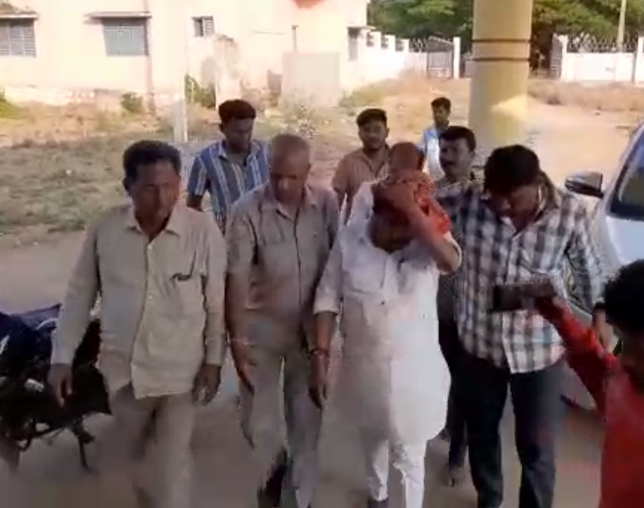 Karnataka: Former DCM Dr. G. Parameshwar injured in stone pelting