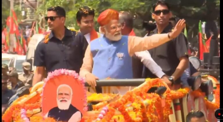 Prime Minister Narendra Modi's road show received with public enthusiasm, shower of flowers in Bengaluru