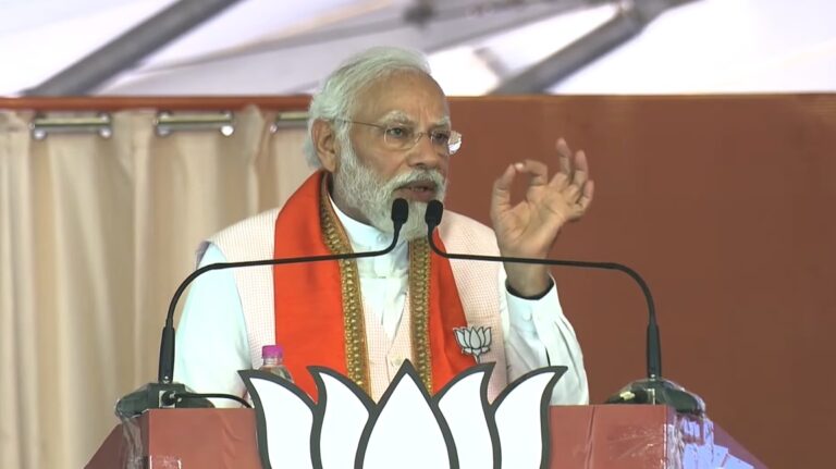 'ಜೈ ಬಜರಂಗಬಲಿ' ಎಂದು ಹೇಳಿ ಮತ ಚಲಾಯಿಸಿ: ಪ್ರಧಾನಿ ಮೋದಿ 8 Say 'Jai Bajrangbali' while casting vote, PM says in Karnataka; Cong defends stand on Bajrang Dal