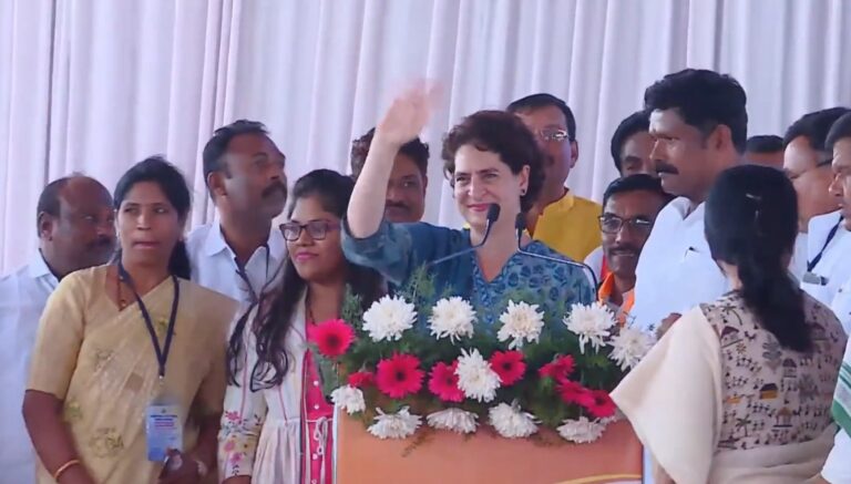 ರಾಜ್ಯದಲ್ಲಿ ವ್ಯಾಪಕ ಭ್ರಷ್ಟಾಚಾರ: ಪ್ರಿಯಾಂಕಾ ಗಾಂಧಿ ವಾದ್ರಾ ವಾಗ್ದಾಳಿ 3 Widespread corruption in Karnataka: Priyanka Gandhi Vadra