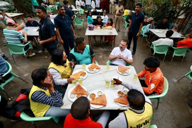 Rahul Gandhi talks with Delivery Boys in Bangalore