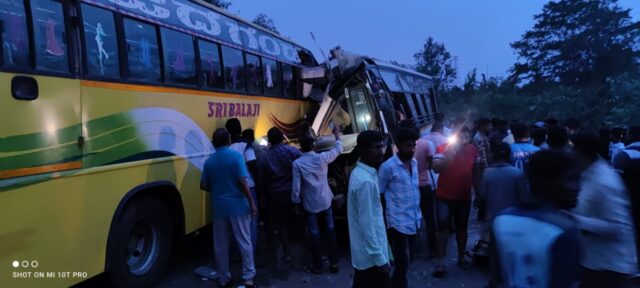 Two private buses collided head-on near Shimoga, two died on the spot