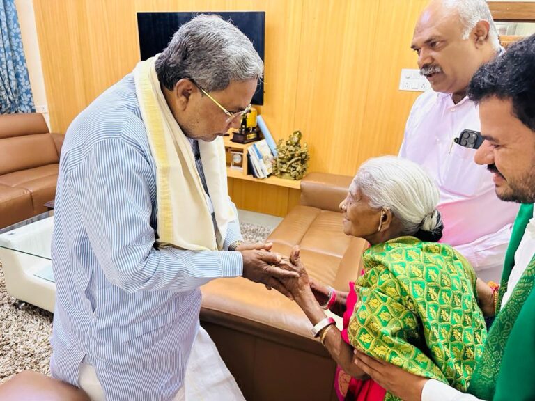 Karnataka CM Siddaramaih advised Saalumarada Thimmakka to take good care of her health