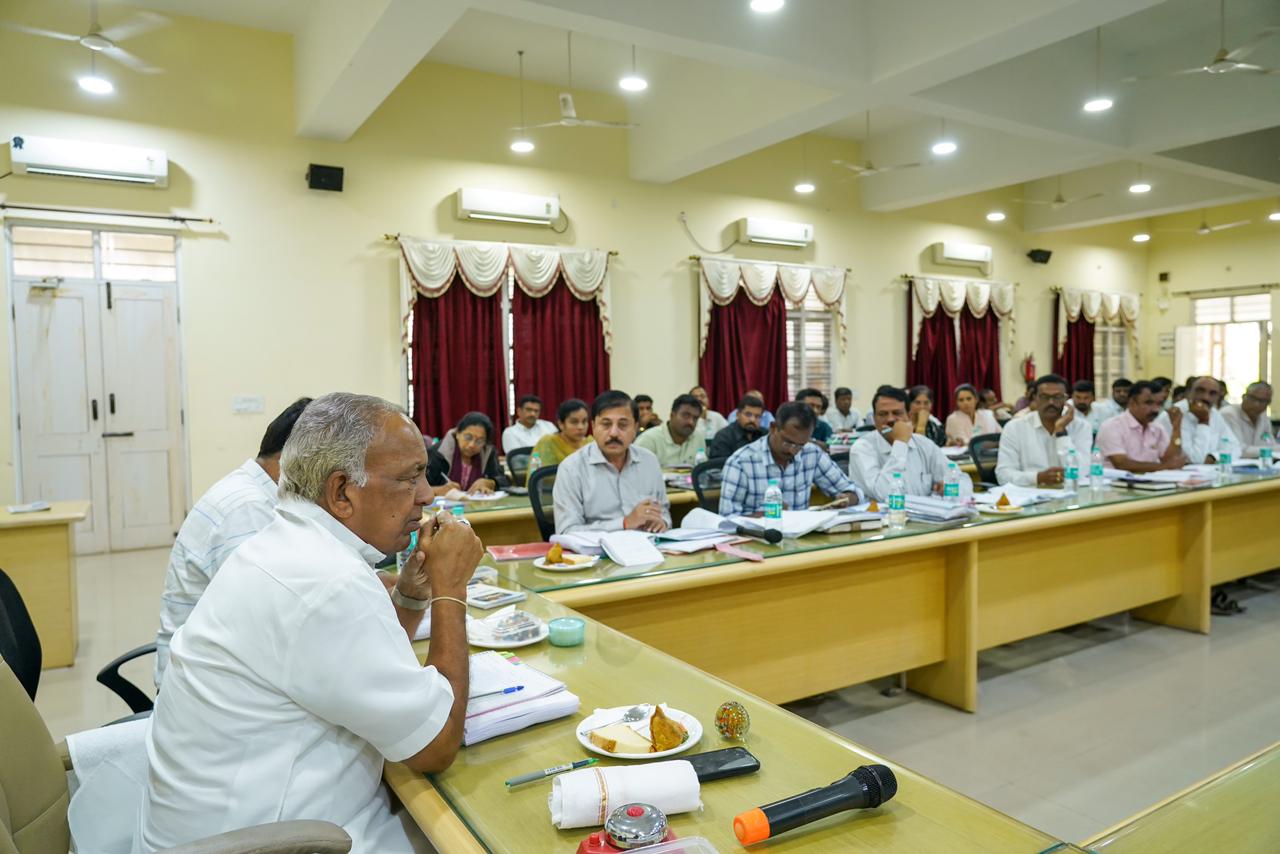 ಕಾಮಗಾರಿಗಳನ್ನು ನಿಗಧಿತ ಅವಧಿಯಲ್ಲಿ ಪೂರ್ಣಗೊಳಿಸಿ ಮತ್ತು ಗುಣಮಟ್ಟ ಕಾಯ್ದುಕೊಳ್ಳಿ: ಸಚಿವ ಬೋಸ್ ರಾಜು 1 WhatsApp Image 2023 06 26 at 9.29.02 PM