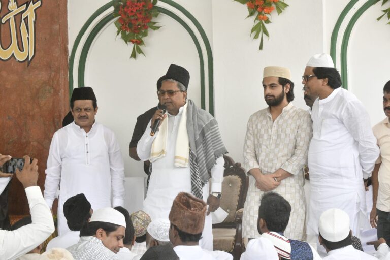 Do not give importance to forces that create hatred: Chief Minister Siddaramaiah
