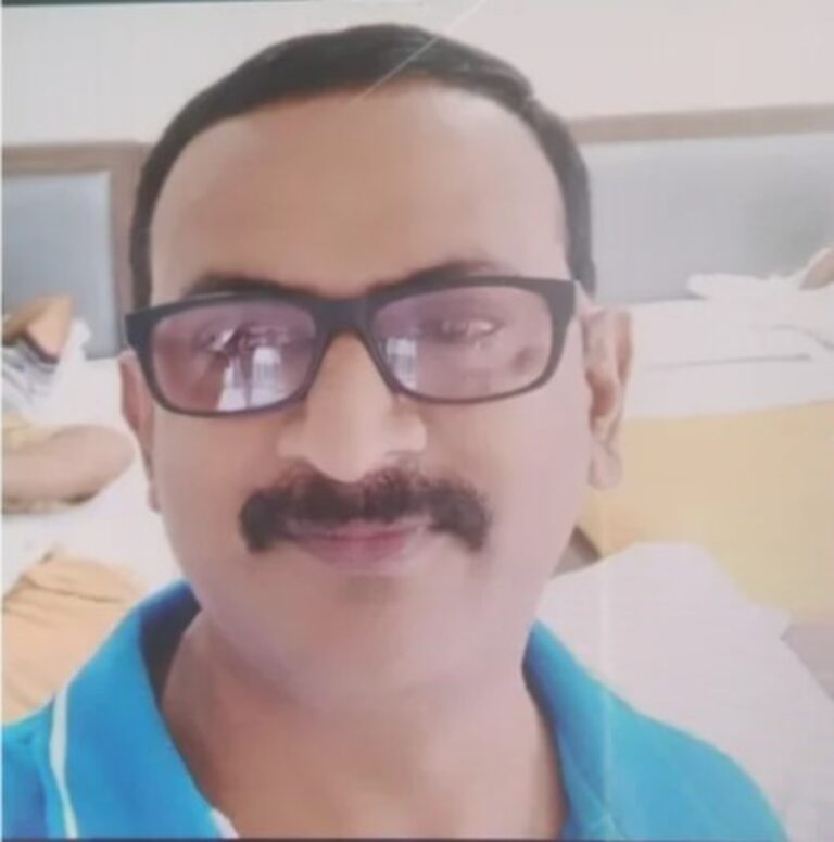 ತುಮಕೂರು: ವಿದ್ಯಾರ್ಥಿಯ ತಾಯಿಗೆ ಅಶ್ಲೀಲ ಸಂದೇಶ, ಶಿಕ್ಷಕ ಅಮಾನತು 8 Tumkur: Teacher suspended for lewd message to student's mother