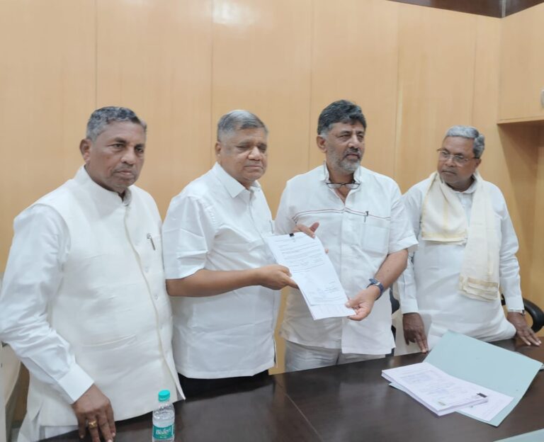 Jagadish Shettar files Nomination Paper