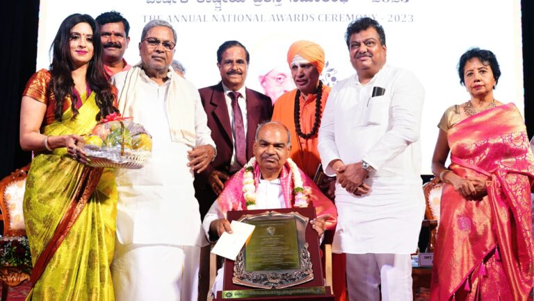Reprint of episodes of 'Shivanubhava' by Halakatti Foundation: MB Patil