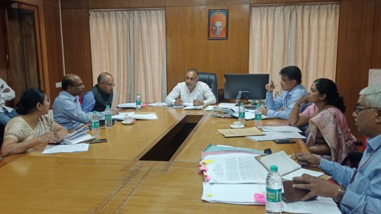 Action taken for payment of arrears of 108 health vahini staff - Health Minister Dinesh Gundurao calls on staff not to go on strike