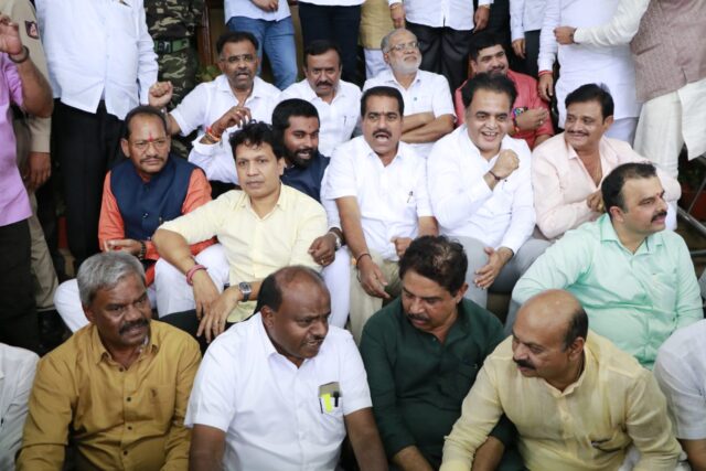 BJP protests against suspension of BJP MLAs; Bommai, HDK and many others were taken into police custody