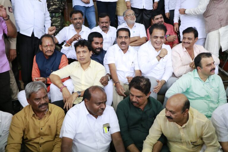 BJP protests against suspension of BJP MLAs; Bommai, HDK and many others were taken into police custody