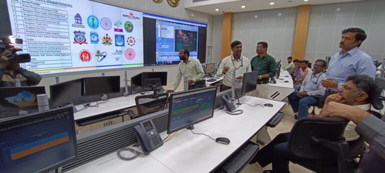 DCM DK Shivakumar paid a surprise visit to BBMP War Room, Control Room