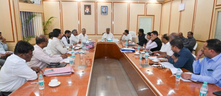 Chief Minister Siddaramaiah warns suspension of Zilla Panchayat CEO if there is a recurrence of deaths due to consumption of contaminated water