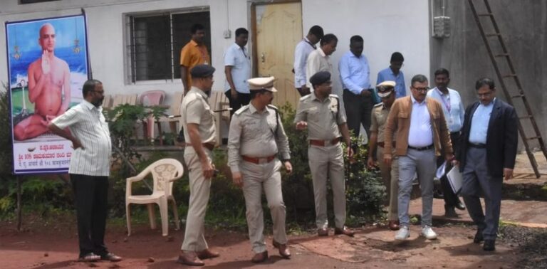 CID DGP MA Saleem visits Chikodi to investigate Jain Muni murder case