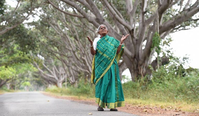 Saalumarada Thimmakka slipped and fell, admitted to hospital