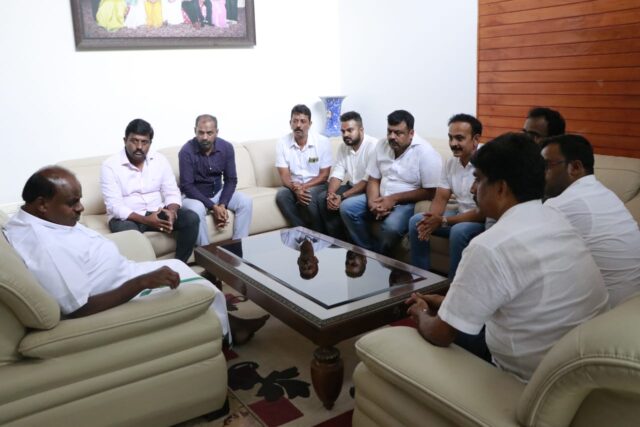 BBMP contractor meets HD Kumaraswamy over delay in payment