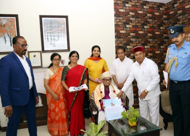 Karnataka Governor personally visited homes of freedom fighters and paid his respects