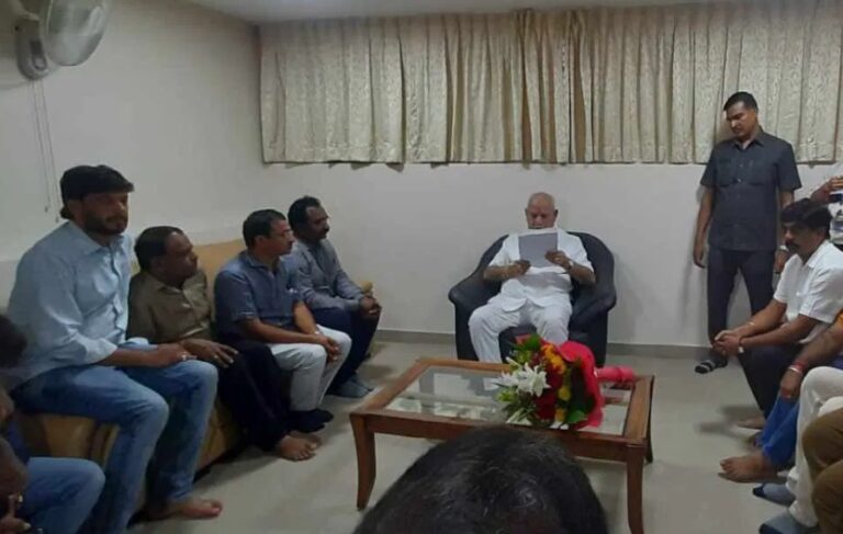 40% Commission: BBMP Contractors meet Yediyurappa