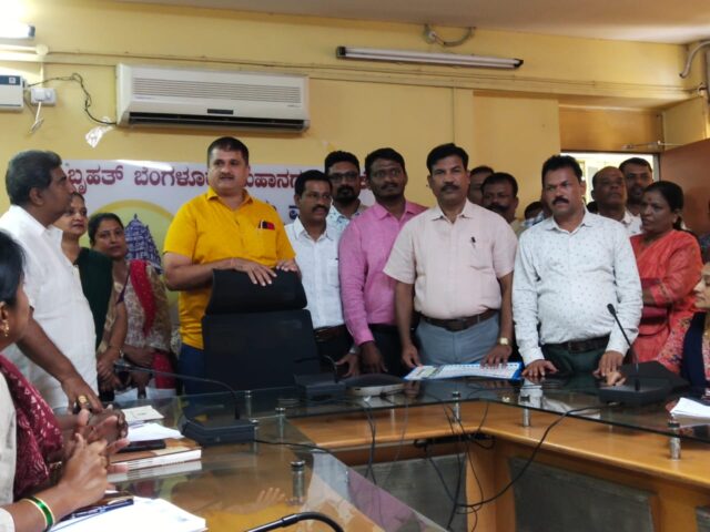 BBMP Officer and Employees' Welfare Association election on September 3, A. Amrit Raj and his team carried out vigorous election campaign at zones