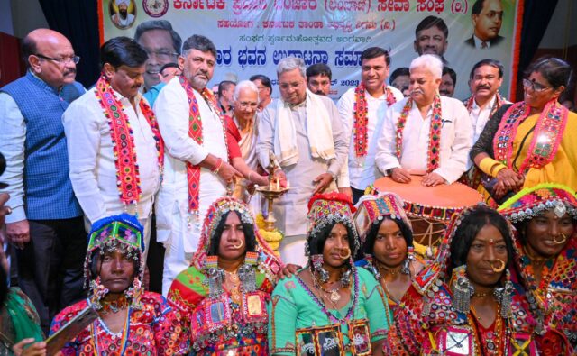 Karnataka CM Siddaramaiah | Our government helped Sewalal Mutt, our government celebrated Sewalal Jayanti, our government converted Tandas into revenue villages Karnataka CM Siddaramaiah | Our government helped Sewalal Mutt, our government celebrated Sewalal Jayanti, our government converted Tandas into revenue villages