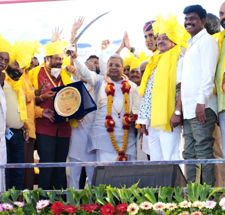 Karnataka Chief Minister Siddaramaiah to urge Center to include Kuruba community in Schedule Tribe