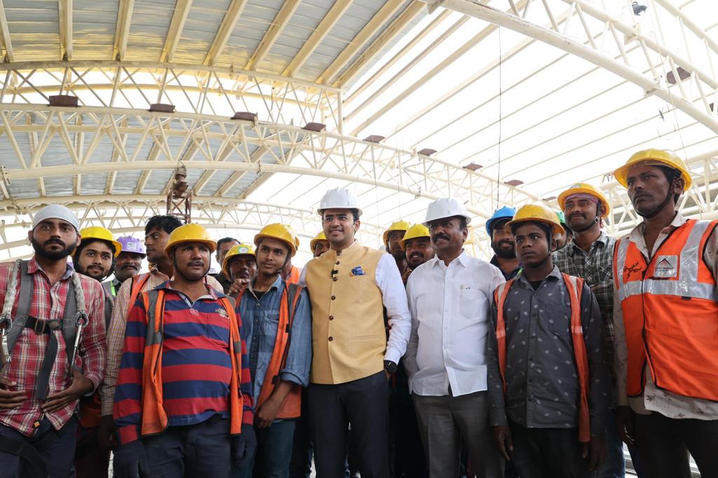 Namma Metro | ಮೆಟ್ರೋ ಹಳದಿ ಮಾರ್ಗ ಪರಿಶೀಲನೆ, ಶೀಘ್ರ ಕಾಮಗಾರಿ ಪೂರ್ಣಗೊಳಿಸುವಂತೆ ಸಂಸದ ಶ್ರೀ ತೇಜಸ್ವೀ ಸೂರ್ಯ ಒತ್ತಾಯ 5 WhatsApp Image 2023 10 04 at 7.55.32 PM