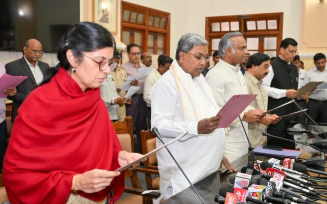 Chief Minister Siddaramaiah administered oath to officers against corruption