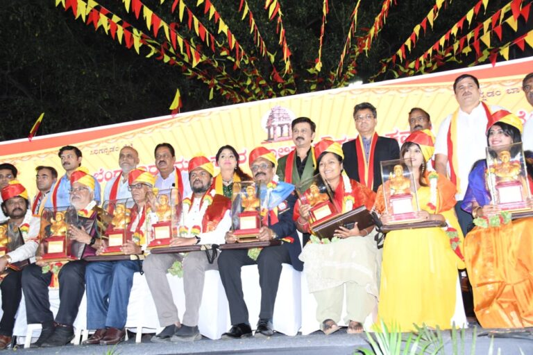 BBMP | ಬಿಬಿಎಂಪಿ ಕಚೇರಿಯಲ್ಲಿ 68ನೇ ಕನ್ನಡ ರಾಜ್ಯೋತ್ಸವ, ಸಾಧಕರಿಗೆ ಪುನೀತ್ ರಾಜ್ ಕುಮಾರ್ ಪ್ರಶಸ್ತಿ ಪ್ರಧಾನ 4 68th Kannada Rajyotsava at BBMP office, Puneeth Rajkumar award for achievers