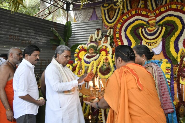 Kanakadasa fought to eliminate the inequality of caste and illiteracy: Siddaramaiah