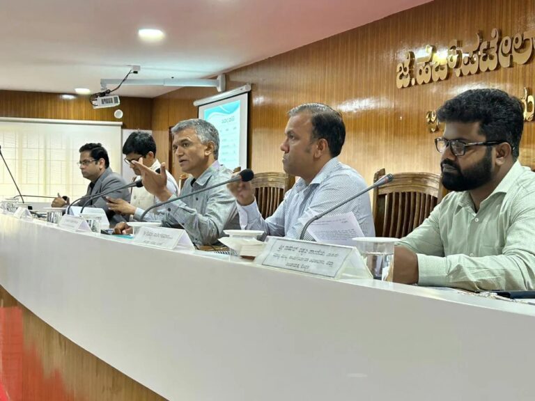 Karnataka Revenue Minister Krishna Byre Gowda | ಕೃಷಿ ಜಮೀನಿಗೆ ರಸ್ತೆ ಬಿಡಿ, ಬಗರ್ ಹುಕುಂ ಜಮೀನನ್ನು ಆರು ತಿಂಗಳೊಳಗೆ ಮಂಜೂರು ಮಾಡಿ: ಕೃಷ್ಣ ಬೈರೇಗೌಡ 1 Make way for agricultural land, grant Bagar Hukum land within six months: Karnataka Revenue Minister Krishna Byre Gowda