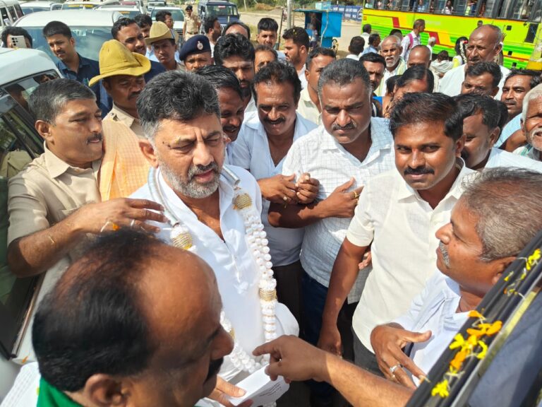 One Congress MLA was present at DK Shivakumar's reception at Hubballi Airport: Rest were absent