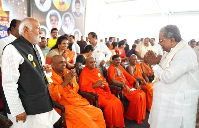 Karnataka CM Siddaramaiah promises to implementation of Narayan Guru's study bench