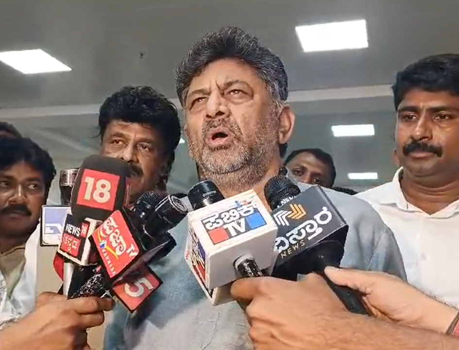 As promised, the implementation process of youth fund will start at the end of December: Dy CM DK Shivakumar | ಕೊಟ್ಟ ಮಾತಿನಂತೆ ಡಿಸೆಂಬರ್ ಅಂತ್ಯದಲ್ಲಿ ಯುವನಿಧಿ ಜಾರಿ ಪ್ರಕ್ರಿಯೆ ಆರಂಭ: ಡಿಸಿಎಂ ಡಿ.ಕೆ. ಶಿವಕುಮಾರ್ 1 As promised, the implementation process of youth fund will start at the end of December: Dy CM DK Shivakumar