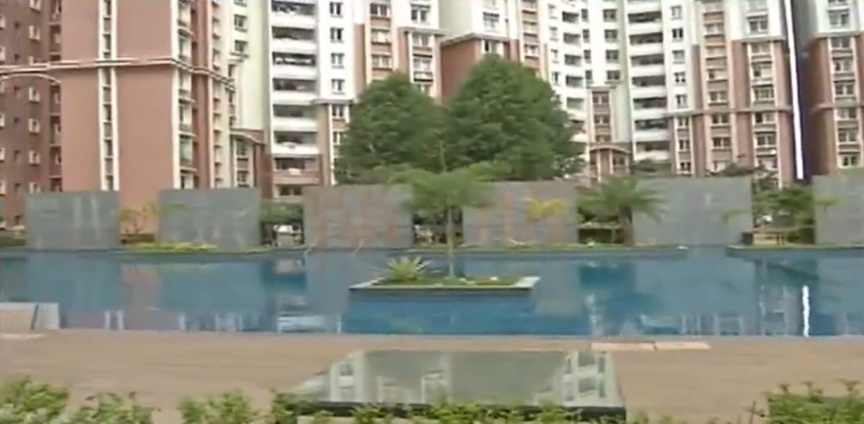 Girl fell into the swimming pool and died | Bengaluru