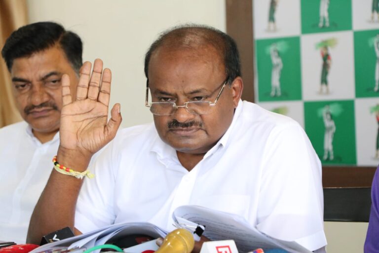 Siddaramaiah presented record 14 budget, needs an advisor!? Former Chief Minister HD Kumaraswamy's question