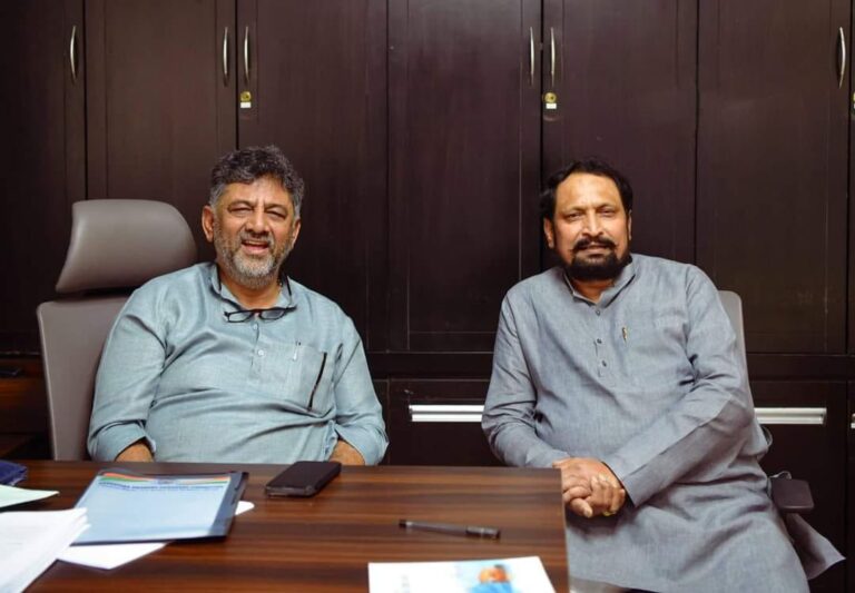 I will not join BJP says Laxman Savadi| ಡಿಸಿಎಂ ಡಿ ಕೆ ಶಿವಕುಮಾರ್ ಹಾಗೂ ಶಾಸಕ ಲಕ್ಷ್ಮಣ್ ಸವದಿ ಭೇಟಿ, ನನ್ನ ನಿಲುವು ಸ್ಪಷ್ಟ, ನಾನು ಬಿಜೆಪಿಗೆ ಹೋಗಲ್ಲ: ಲಕ್ಷ್ಮಣ್ ಸವದಿ 4 I will not join BJP says Laxman Savadi