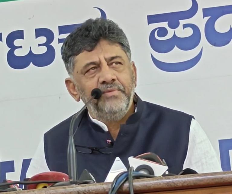 Karnataka High Court adjourned hearing of CBI, Yatnal petition against Deputy Chief Minister DK Shivakumar to February 29| ಉಪಮುಖ್ಯಮಂತ್ರಿ ಡಿಕೆ ಶಿವಕುಮಾರ್ ವಿರುದ್ಧದ ಸಿಬಿಐ, ಯತ್ನಾಳ್ ಅರ್ಜಿ ವಿಚಾರಣೆ ಫೆ.29ಕ್ಕೆ ಮುಂದೂಡಿದ ಹೈಕೋರ್ಟ್ 8 Congress party is like ocean, party will not be lost no matter who goes: DK Shivakumar
