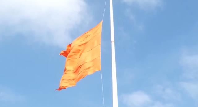 Mandya: district administration removed saffron flag hoisted in violation of permission granted by Keragodu Gram Panchayat