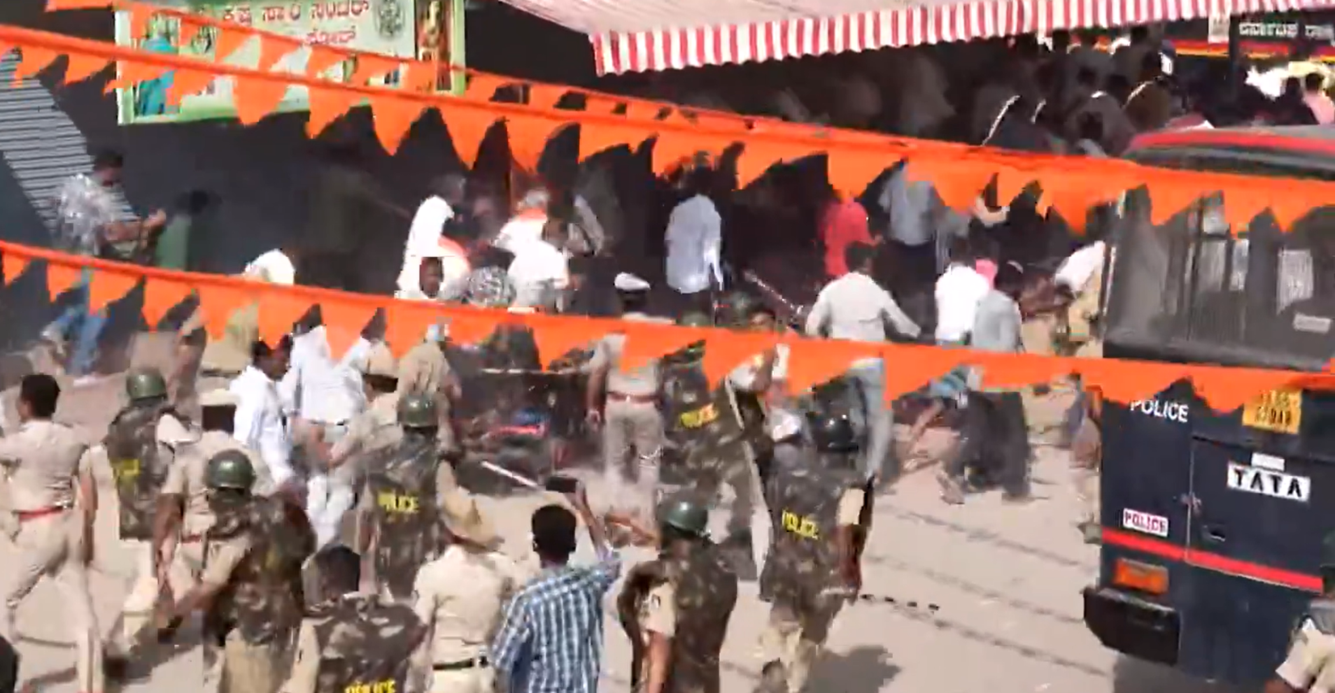 Mandya: district administration removed saffron flag hoisted in violation of permission granted by Keragodu Gram Panchayat